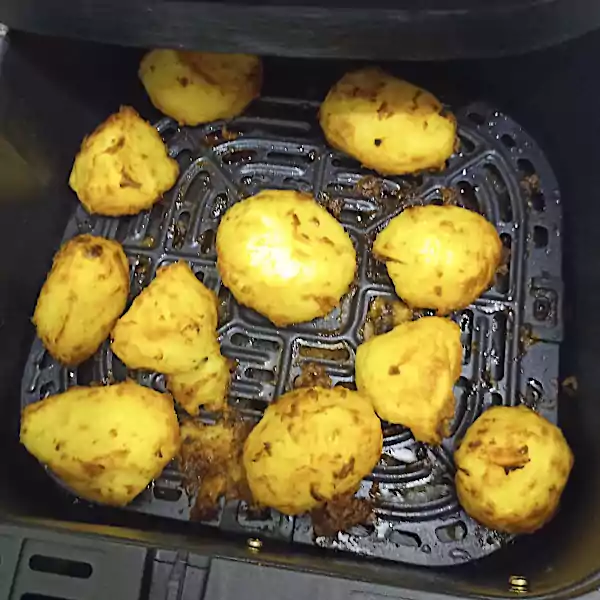 don't overcrowd the potatoes in the air fryer